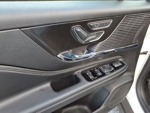 Used 2022 Lincoln Corsair Reserve w/ Equipment Group 201A image 11