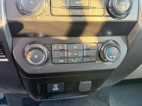 Used 2020 Ford F250 XLT w/ XLT Premium Package AWD/4WD image 27