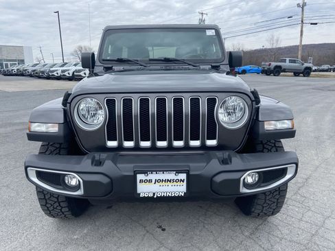 Used 2021 Jeep Wrangler Unlimited Sahara image 3
