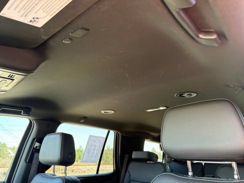 Used 2022 GMC Yukon Denali AWD/4WD image 18