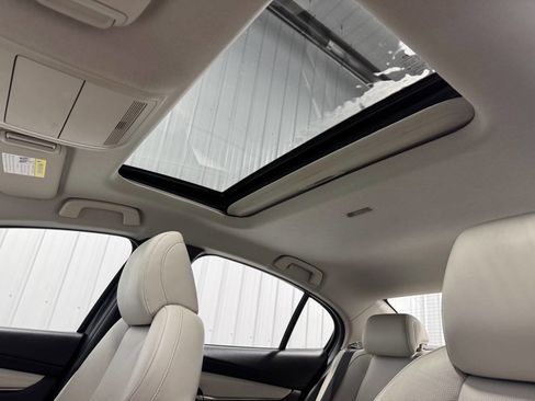 Used 2020 MAZDA MAZDA3 Premium AWD 4dr Sedan image 7