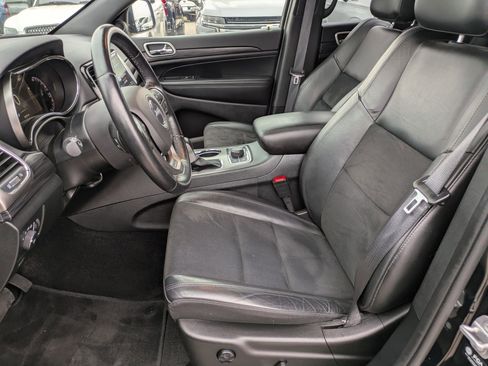 Used 2022 Jeep Grand Cherokee Laredo X image 10