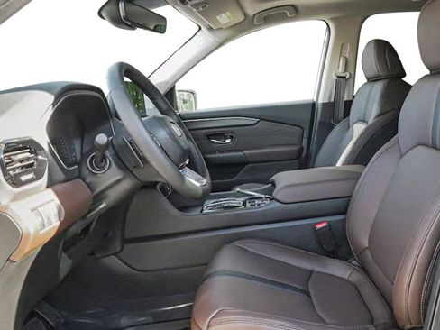 New 2026 Honda Pilot Touring image 9