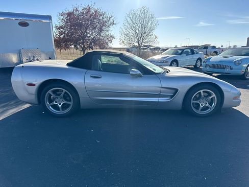Used 2004 Chevrolet Corvette Convertible w/ Preferred Equipment Group RWD image 4