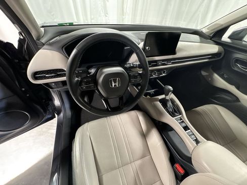 Used 2023 Honda HR-V EX-L image 16