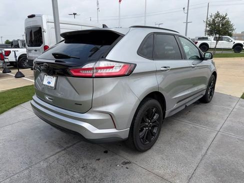 Used 2023 Ford Edge SE w/ Black Appearance Package AWD/4WD image 6