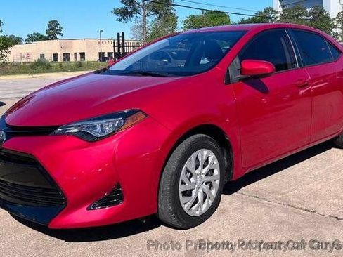 Used 2018 Toyota Corolla LE FWD image 12