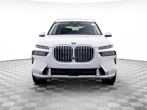Used 2025 BMW X7 xDrive40i w/ Premium Package AWD/4WD image 9