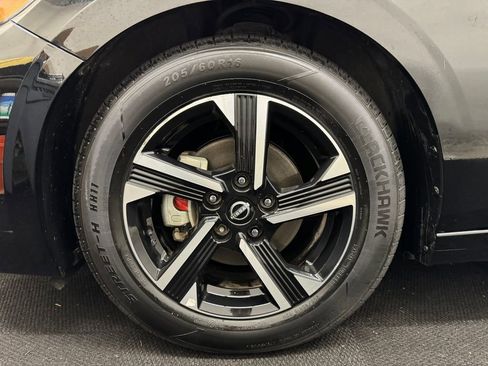 Used 2024 Nissan Sentra SV image 12