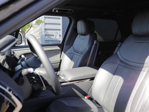 New 2026 Land Rover Range Rover Sport SE AWD/4WD image 21