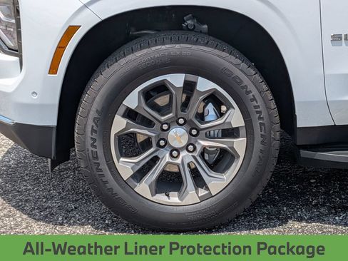 Used 2026 Chevrolet Suburban LS RWD image 13