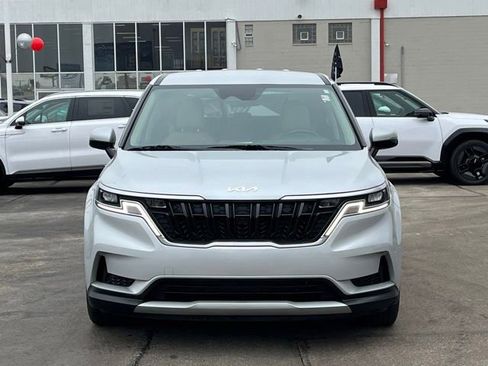 Certified 2023 Kia Carnival LX image 15