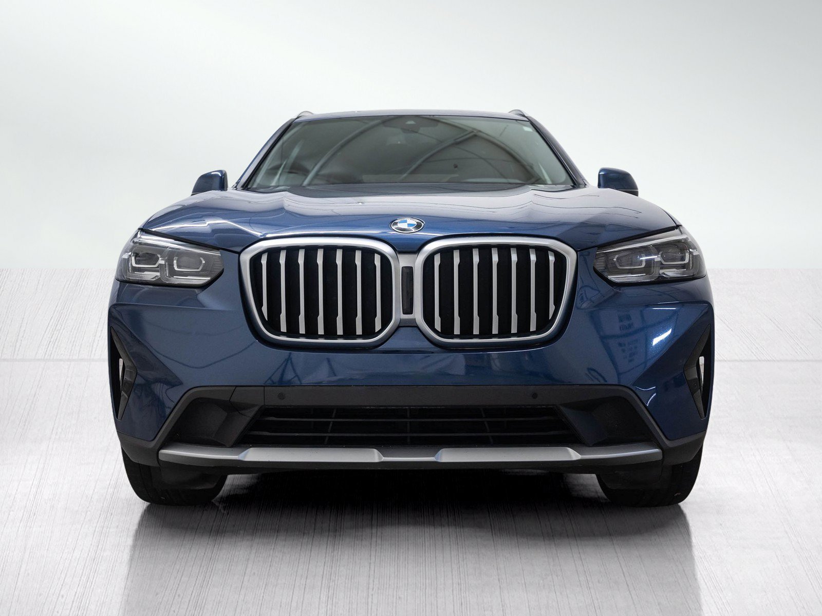Used 2022 BMW X3 xDrive30i AWD/4WD image 2