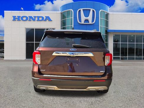 Used 2020 Ford Explorer XLT w/ Equipment Group 202A AWD/4WD image 3