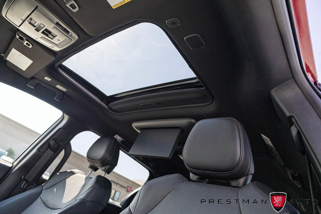 Used 2025 Toyota Sienna Platinum AWD/4WD image 11
