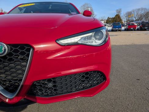 Used 2017 Alfa Romeo Giulia AWD image 10