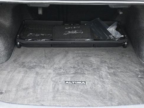 Used 2025 Nissan Altima 2.5 SL FWD image 31