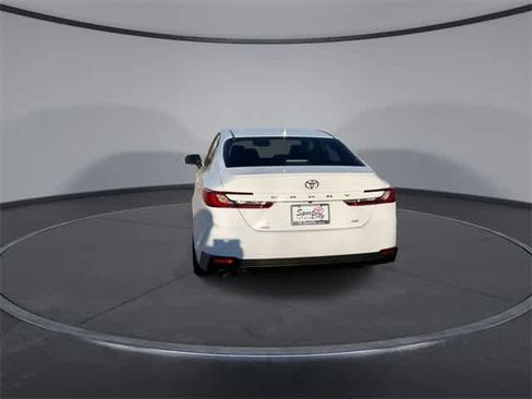 Used 2026 Toyota Camry SE image 7