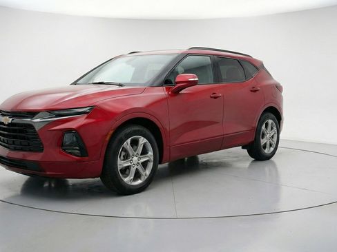 Used 2025 Chevrolet Blazer LT FWD image 3