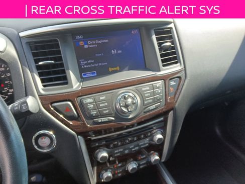 Used 2015 Nissan Pathfinder Platinum FWD image 14