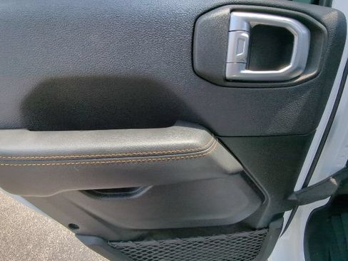 Used 2021 Jeep Wrangler Unlimited Sahara AWD/4WD image 27