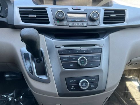 Used 2016 Honda Odyssey LX image 24