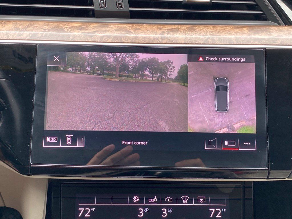 Used 2019 Audi e-tron Prestige w/ Prestige Package AWD/4WD image 27