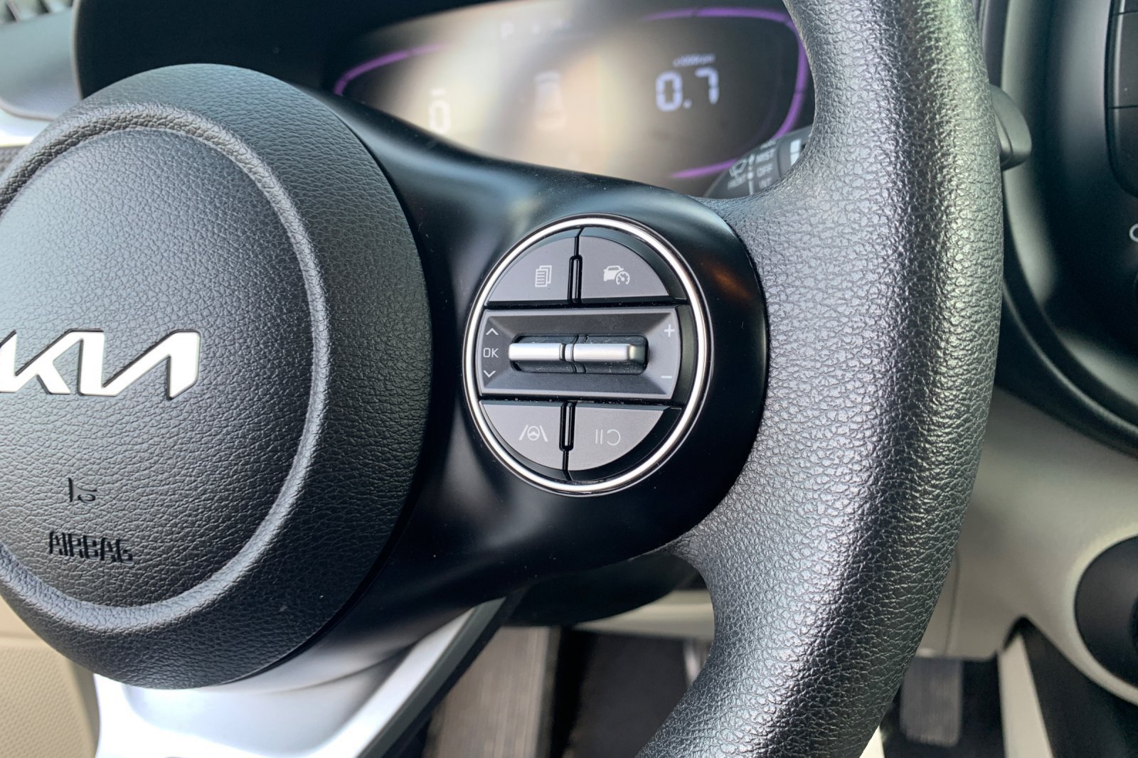 Used 2025 Kia Soul LX w/ LX Technology Package FWD image 28