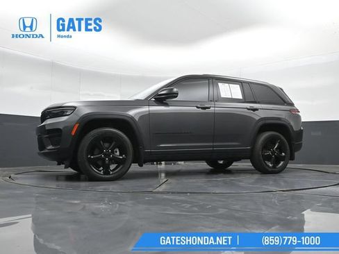Used 2024 Jeep Grand Cherokee Altitude AWD/4WD image 43