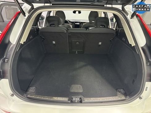 Used 2025 Volvo XC60 B5 Plus image 25