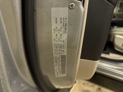 Used 2019 Chrysler Pacifica Limited image 14