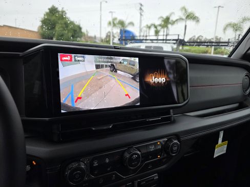 New 2026 Jeep Wrangler Unlimited Rubicon w/ Technology Group image 15