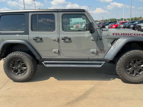 Used 2022 Jeep Wrangler Unlimited Rubicon image 2