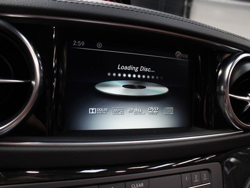 Used 2017 Mercedes-Benz SL 550 image 43