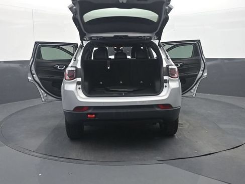 Used 2025 Jeep Compass Trailhawk AWD/4WD image 40