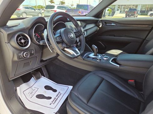 Used 2023 Alfa Romeo Stelvio Sprint RWD image 23