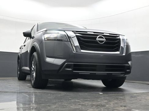 Used 2025 Nissan Pathfinder SV FWD image 48