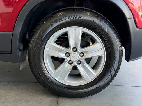 Used 2019 Chevrolet Trax LT w/ LT Convenience Package FWD image 15