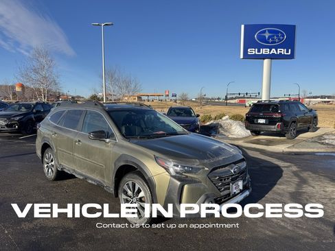 Used 2025 Subaru Outback Limited image 1