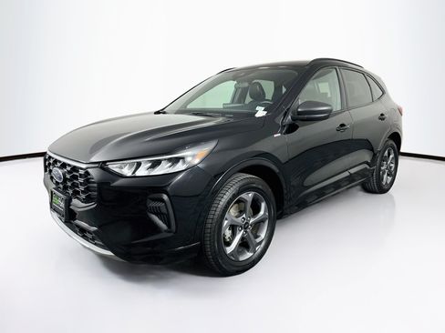 Used 2024 Ford Escape ST-Line w/ Tech Pack #1 AWD/4WD image 3