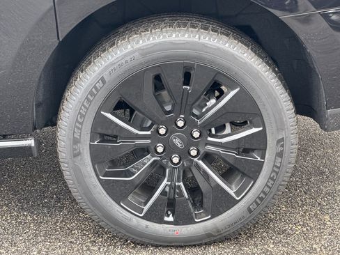 New 2025 Ford Expedition Max Platinum w/ Stealth Appearance Package image 18