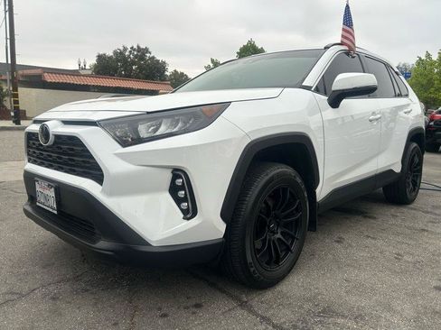 Used 2021 Toyota RAV4 LE AWD/4WD image 1
