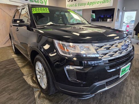 Used 2018 Ford Explorer XLT w/ Equipment Group 201A image 2