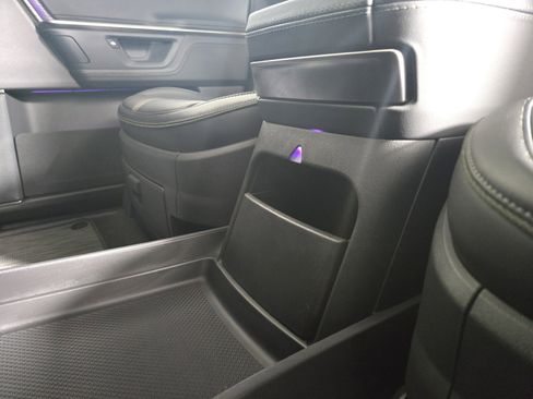 Used 2025 Rivian R1S Adventure image 33