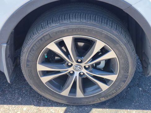 Used 2015 Toyota RAV4 Limited w/ Technology Package FWD image 10
