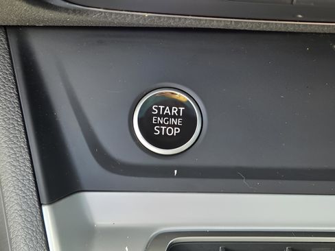 Used 2024 Audi Q3 2.0T Premium image 11