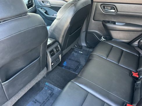 Used 2022 Nissan Rogue SL FWD image 13