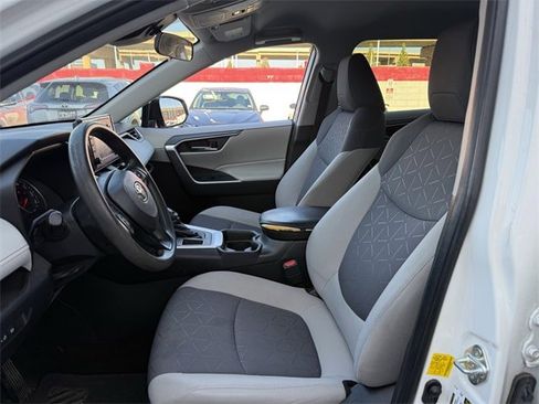 Used 2020 Toyota RAV4 XLE image 24