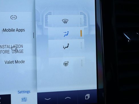 Used 2022 Ford F250 Lariat w/ Black Appearance Package image 41