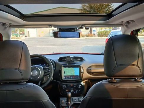 Used 2022 Jeep Renegade Trailhawk w/ Sun/Sound Group image 23